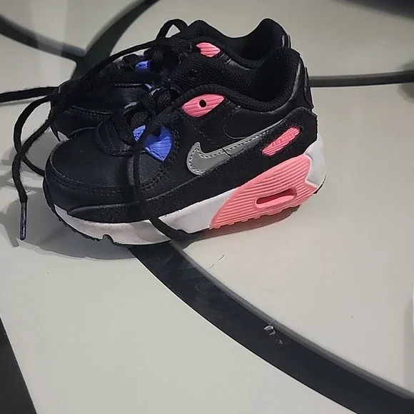 Nike - Picture 2 of 2